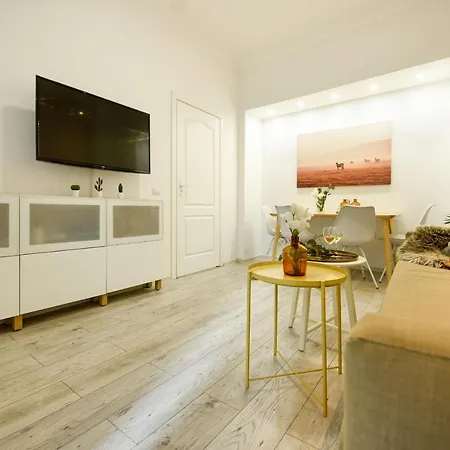 Ideal Home - Spacious & Modern Accommodation Near Unirii Square 布加勒斯特 Exterior photo