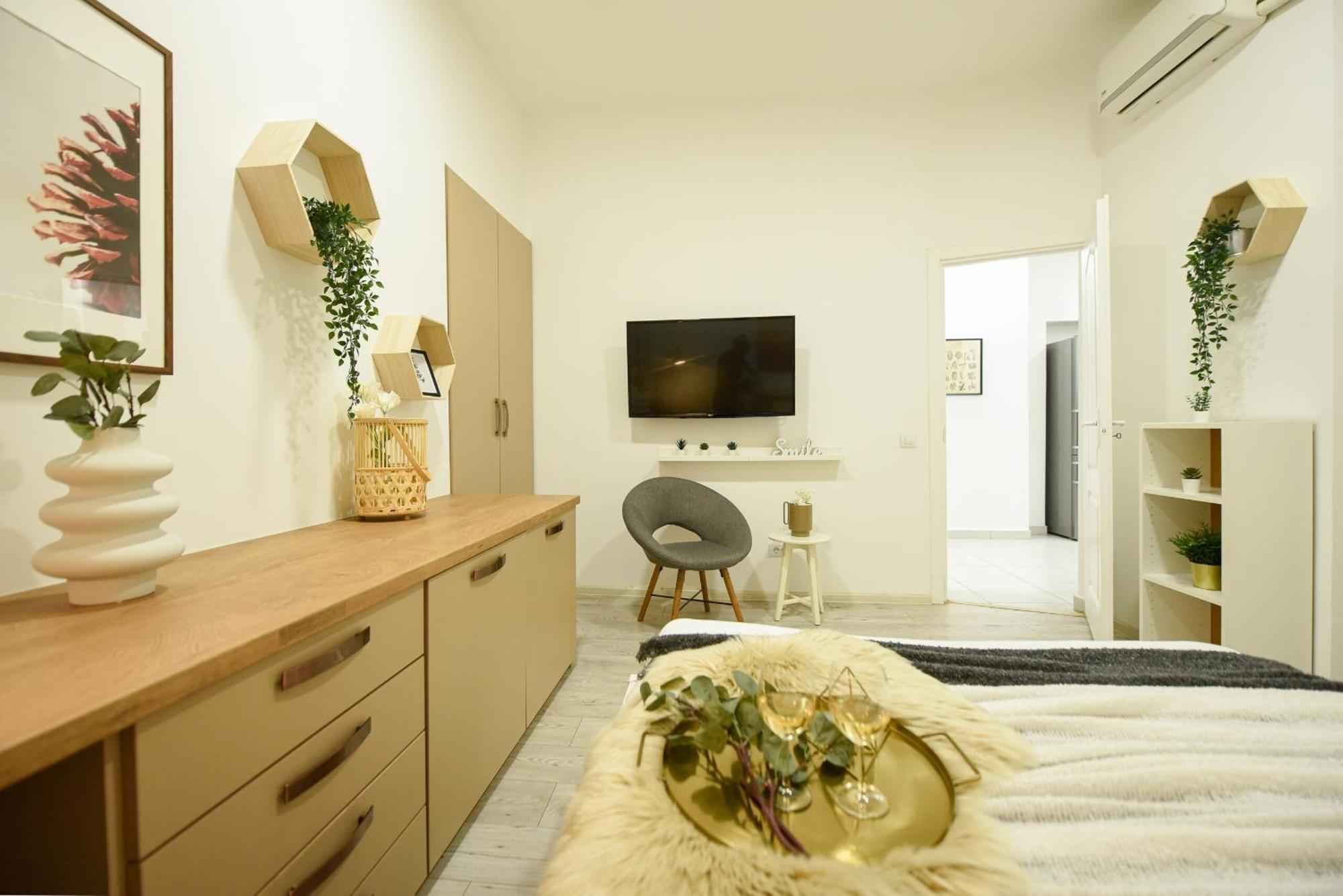 Ideal - Spacious & Modern Near Unirii Square Apartment Bukarest