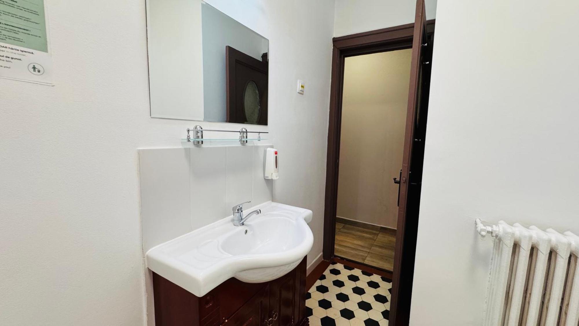 Ideal - Spacious & Modern Near Unirii Square
